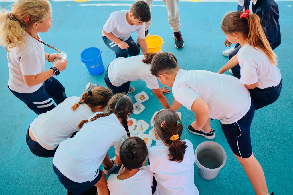 La Educación Ambiental en el Ámbito Escolar: Un Pilar para el Futuro Sostenible